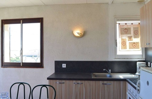 Fleury Apartment | Cozy 2-Bedroom Beachside Apartment with Balcony - Walk to Shops & Beach