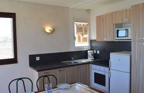 Fleury Apartment | Cozy 2-Bedroom Beachside Apartment with Balcony - Walk to Shops & Beach