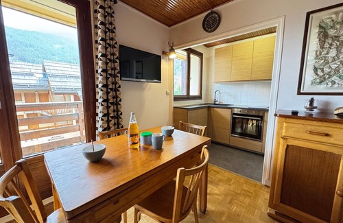 Saint-Chaffrey Apartment | Cozy studio for 4, ski-in/ski-out, WIFI, Chantemerle