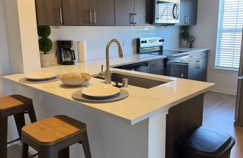 Frisco Apartment | Cozy, Frisco retreat just minutes from The Star, Legacy West, and top dining.