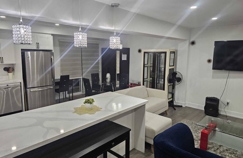Cookstown House | Cozy Fully Furnished Home Exclude Basement