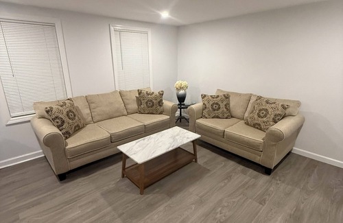 Bantam House | Cozy & fully remodeled 4-bedroom house in fantastic Litchfield with central air