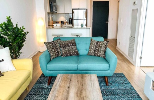 Sherwood Park Apartment | Cozy Furnished 1 Bedroom Condo - Midtown Toronto - Amazing Views