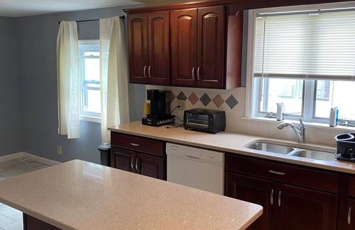 Manchester Apartment | Cozy furnished 2 bdrm apt!n