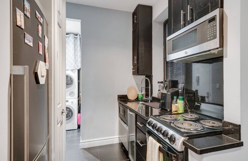 Hell's Kitchen Apartment | Cozy Furnished Apart in New York, Times Square, Central Park.