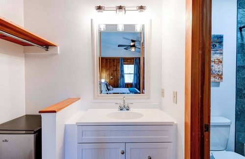 Waynesville Hotel | Cozy Furry Lodge King Suite w/King Bed, Coffee Maker, Microwave & Mini Fridge