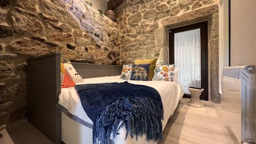 Cerdedo House | Cozy Galician Stone Farmhouse with Pool