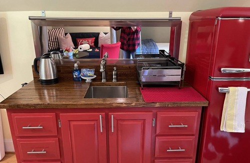 Dallas Apartment | Cozy garage apartment in a lovely safe small town near Charlotte, NC