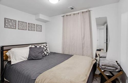 Noble Square Apartment | Cozy Garden Apartment in Chicago