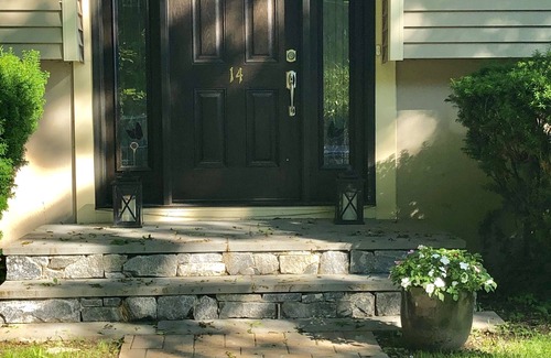 Guilford House | Cozy Garden Apartment Along Guilford’s Shoreline