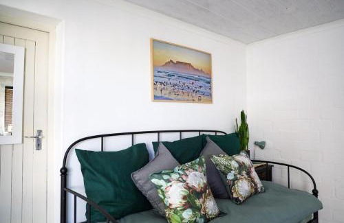 Durbanville Apartment | Cozy Garden Cottage - Durbanville, Cape Town