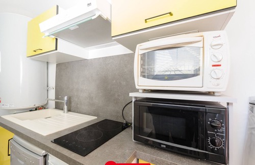 Quartier du Casino Apartment | Cozy Garden Apartment, 50m to Beach, 500m to Shops, WiFi, Sleeps 4