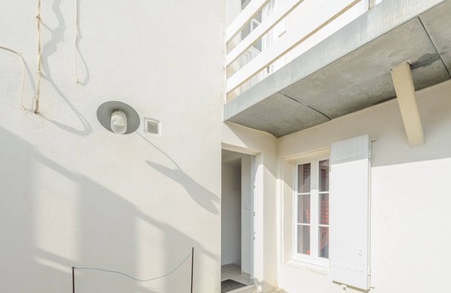 Quartier du Casino Apartment | Cozy Garden Apartment, 50m to Beach, 500m to Shops, WiFi, Sleeps 4