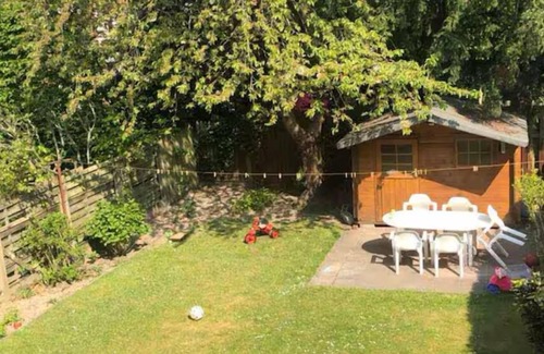Oosterveld Apartment | Cozy Garden Retreat - Family Friendly Studio with city access