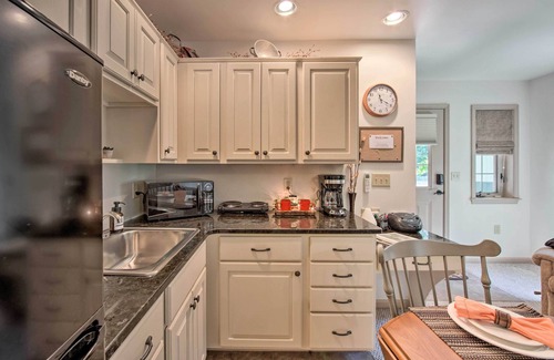 New Holland Apartment | Cozy 'Garden Room' in Welsh Mountain Suites!