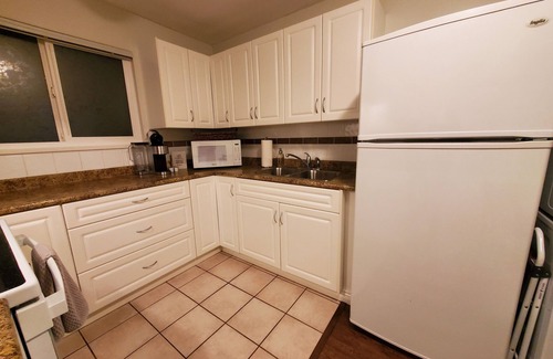 Langley House | *Cozy Garden Suite, with private entrance in beautiful & quiet neighbourhood *