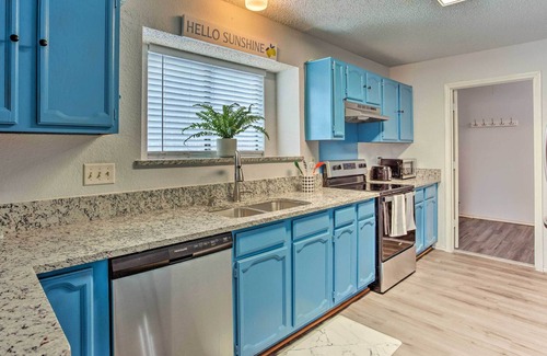 Garland House | Cozy Garland Home 20 Mi to Downtown Dallas