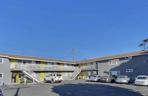 Leimert Park Apartment | Cozy Gated Community Leimert Park Apt. Travel Nurse Housing/Corporate Rental