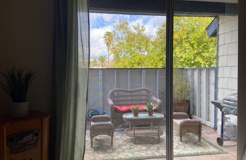Santa Clarita Condo | Cozy gem in the heart of Santa Clarita.