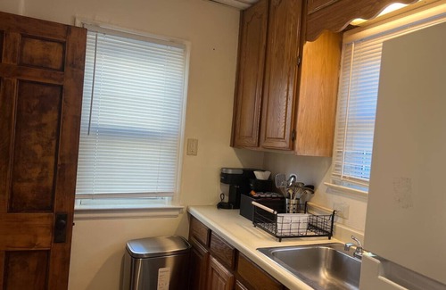 Lincoln Park House | Cozy Gem King Bunk Beds Near Major Highways Sleep6