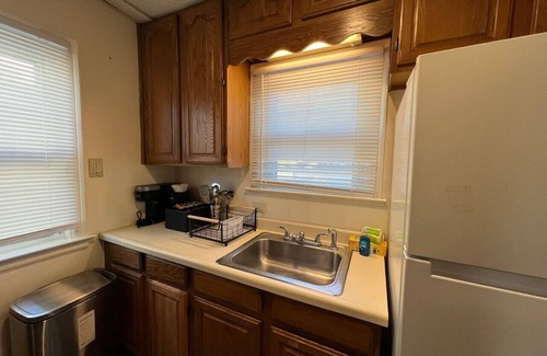 Lincoln Park House | Cozy Gem King Bunk Beds Near Major Highways Sleep6