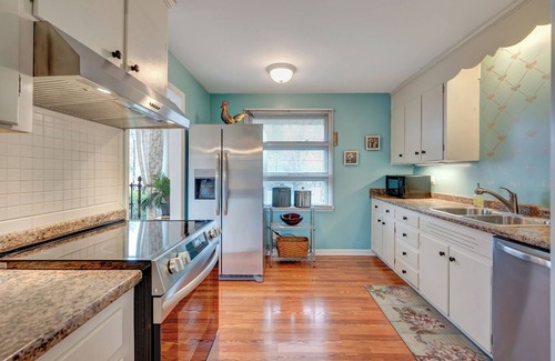 Bellevue House | Cozy Gem Located Between Franklin & Nashville