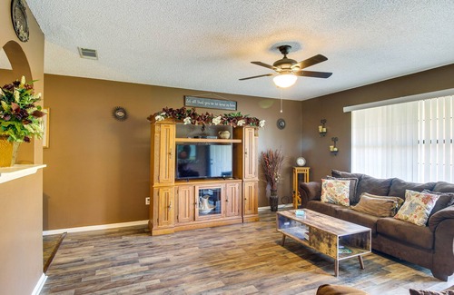 Hinesville House | Cozy Georgia Abode - Patio, Near Fishing & Hiking!