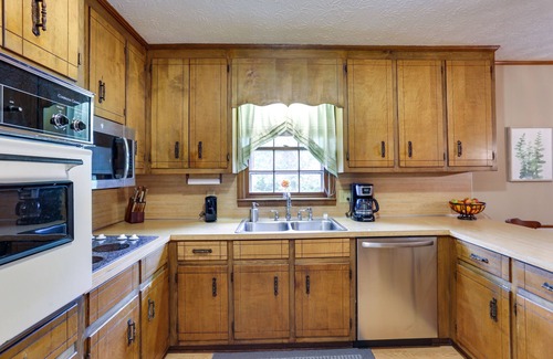 Cartersville House | Cozy Georgia Getaway w/Deck, Grill & Fire Pit!