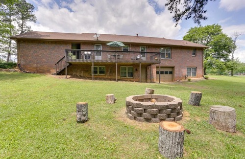 Cartersville House | Cozy Georgia Getaway with Deck, Grill and Fire Pit!
