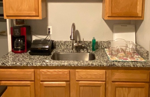 Springfield Bed & Breakfast | Cozy Get-Away (Blue Room)