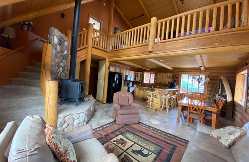 Divide Cabin | Cozy-Get-Away- Cabin