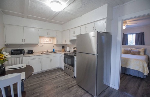 St. Marys Apartment | Cozy get-away within walking distances to bars, restaurants and the water front!