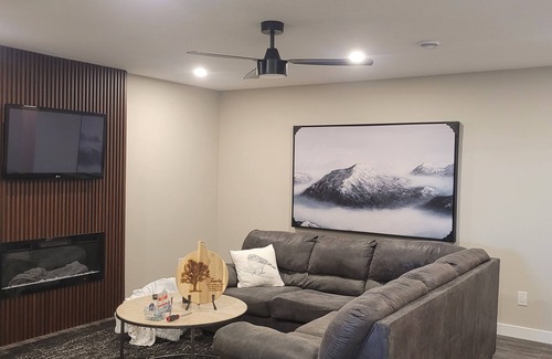 Regina Beach Apartment | Cozy Getaway