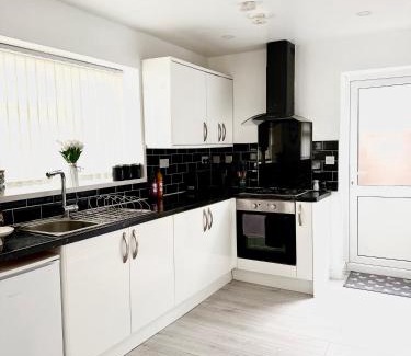 Warwick Apartment | Cozy getaway in heart of warwick