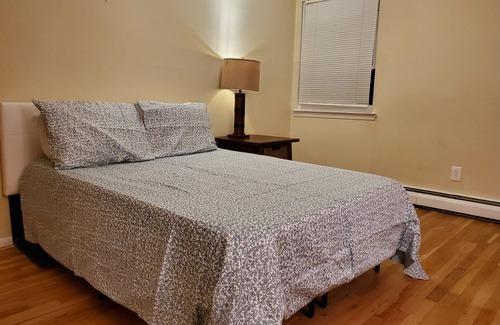 Matawan Condo | cozy getaway in New Jersey