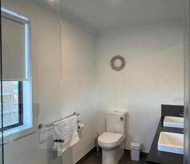 Clyde House | Cozy Getaway Near Amenities