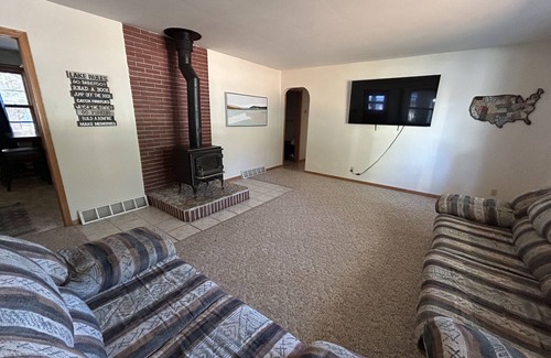 New Lisbon Cottage | Cozy getaway near Castlerock Lake