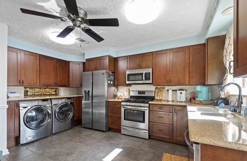 Houston House | Cozy Getaway near IAH Airport