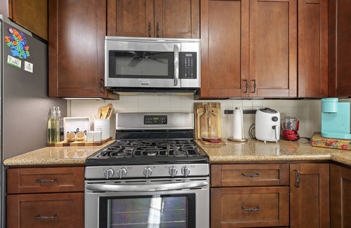 Houston House | Cozy Getaway near IAH Airport