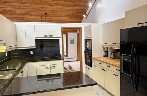 Goshen House | Cozy Getaway near Lake & Skiing; 2 min walk to lake; 10 mins to Mohawk Mountain
