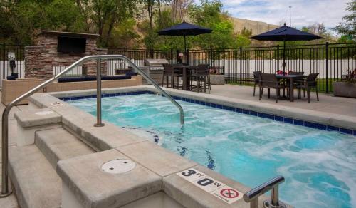 Fairpark Apartment | Cozy Getaway Near City Center