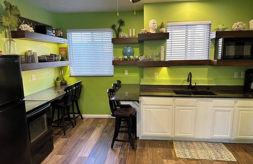 Sioux Falls House | Cozy getaway next to downtown Sioux Falls. Full kitchen & everything.
