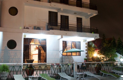 Mallam Hotel | Cozy Getaway one Bedroom on Top of the Hills