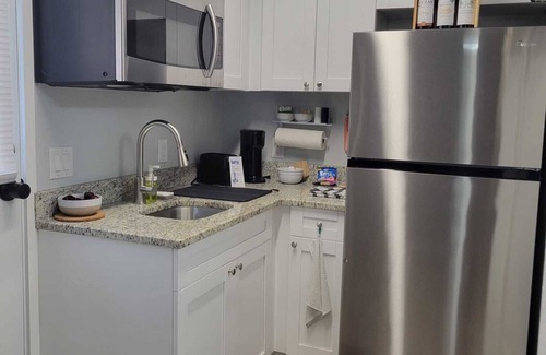 Carrollwood Apartment | Cozy Getaway Studio Close to Airport and Beaches in Carrollwood Tampa