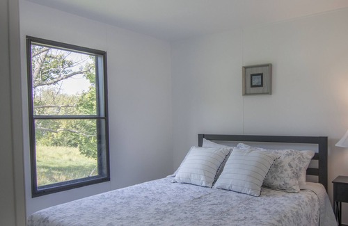 Hammondsport House | Cozy getaway with Keuka Lake views - minutes to wineries