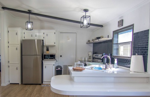 Hammondsport House | Cozy getaway with Keuka Lake views - minutes to wineries