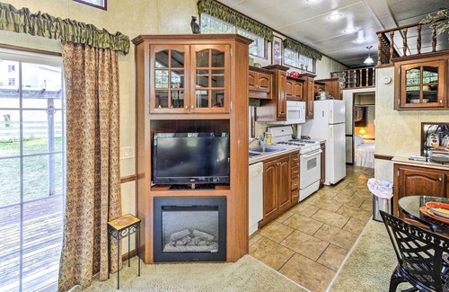 Burley Cottage | Cozy Gig Harbor Cottage ~ 2 Mi to Case Inlet!