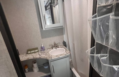 Fernandina Beach House | Cozy Glamper that sleeps 6 in a great location!