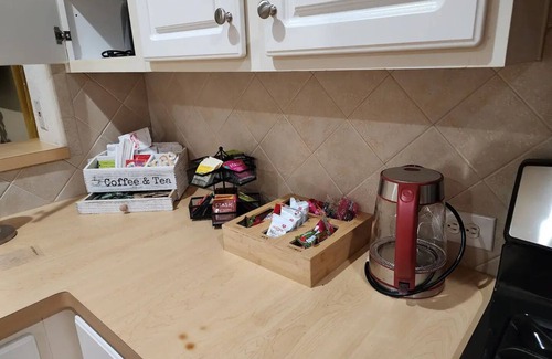 Houston House | Cozy Glen Abbey retreat-sleeps-6