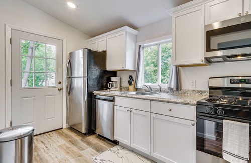 Glens Falls House | Cozy Glens Falls Getaway < 1 Mi to Downtown